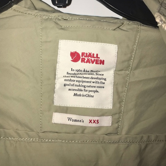 SOLD!! ❤️Fjallraven Womens High Coast Wind Jacket - Picture 5 of 7